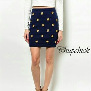 Light sweater  yellow floral Cotton knit skirt women's size Medium (F19)